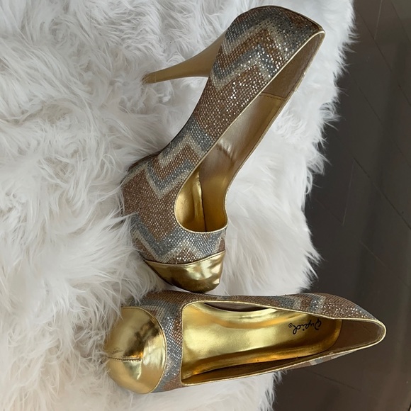 Slightly worn multi colored heels. Gold toe tip. - Picture 2 of 4